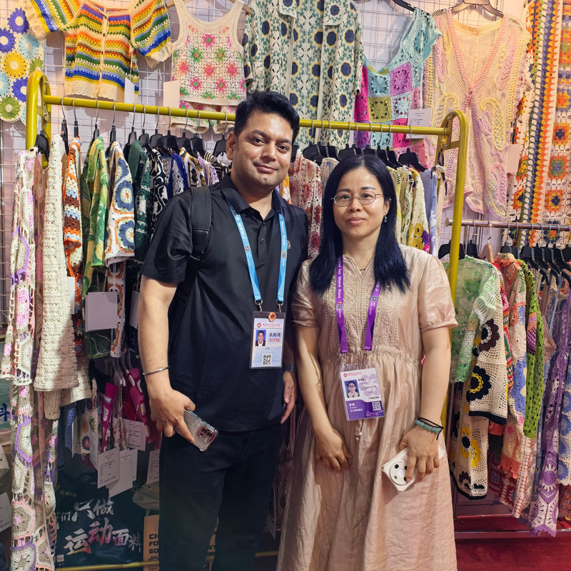 BENTA crochet knitwear manufacturer meeting global wholesale clients at Canton Fair