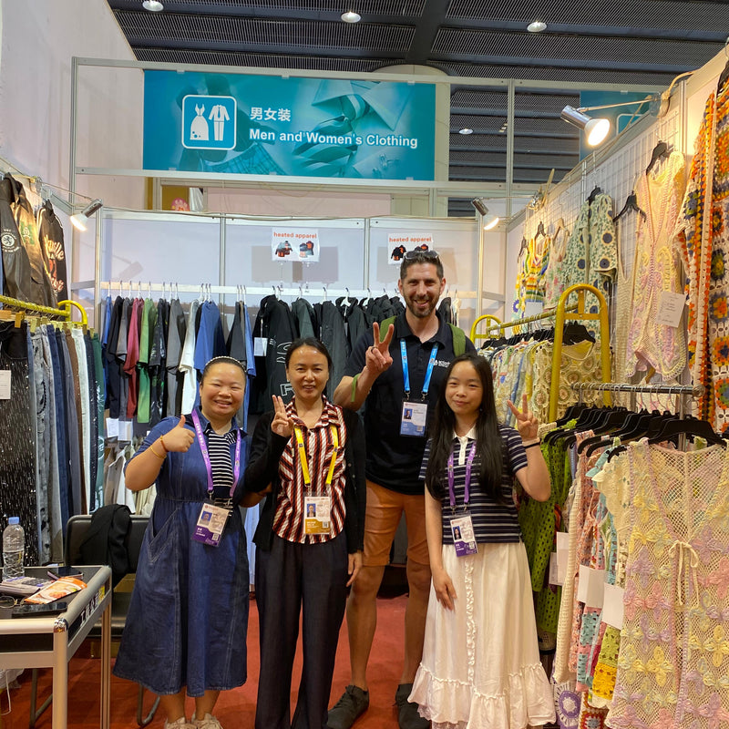BENTA crochet clothing factory discussing OEM orders with overseas buyers at Canton Fair